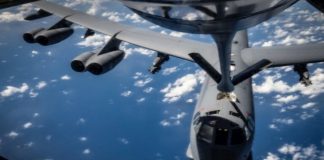 Καταιγίδα πολέμου – Αμερικανικά B-52, F-35 στη Βενεζουέλα – Απειλή σκληρών αντιποίνων σε Trump: Μην ξυπνάς τον ιαγουάρο