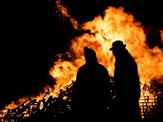 Οι Ευρωπαίοι στους δρόμους για τη Mercosur, οι Έλληνες στα γραφεία για τις επιδοτήσεις (Βίντεο)
