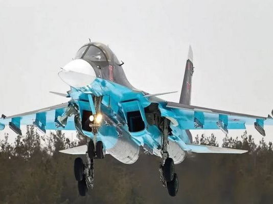 Ουκρανός αναλυτής: «Οι Ρώσοι κατέστρεψαν τα πάντα μέσα σε μία εβδομάδα με τις μετασκευασμένες βόμβες KAΒ»