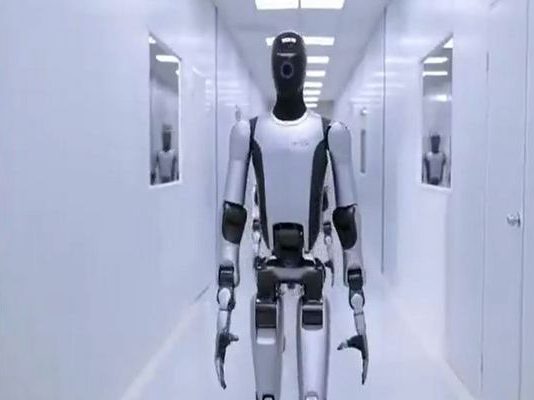 Η Κίνα χρησιμοποιεί τα ρομπότ Walker S2 της UBTech με ΑΙ ως συνοριοφύλακες!(βίντεο)