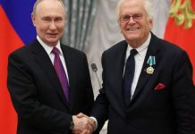 Κυνήγι μαγισσών στη Γερμανία: Απειλούν διάσημο μαέστρο γιατί βραβεύτηκε από τη Ρωσία Μετά την απαγόρευση παραστάσεων έργων του Τσαϊκόφσκι