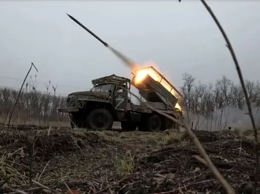 Ρώσοι προς δυνάμεις πρώην Ουκρανίας: Δεν θα υπάρξουν εκκλήσεις για παράδοση – φύγετε