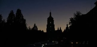 Ουκρανία: Aνακοίνωσε πως θα επιβάλει περιορισμούς στην κατανάλωση ηλεκτρικού ρεύματος μετά τα ρωσικά πλήγματα