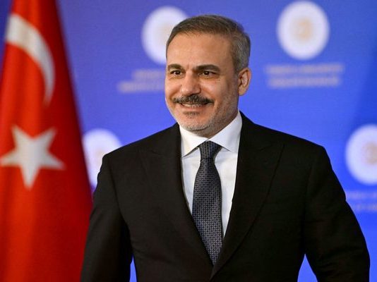 Κυνικός Χακάν Φιντάν : «Να μοιράσουμε “δίκαια” με την Ελλάδα το Αιγαίο»!-Ιδού πώς κατάντησε η Ελλάδα!!!