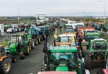 Εξοργισμένοι οι αγρότες με την κυβέρνηση: «Δεν κάνουμε πίσω – Θα νικήσουμε»