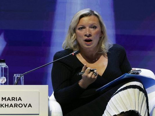 Μ.Ζαχάροβα: «Το “κόμμα” του πολέμου στην Ευρώπη στέλνει όπλα στον Ζελένσκι ενώ κατασκευάζει καταφύγια»