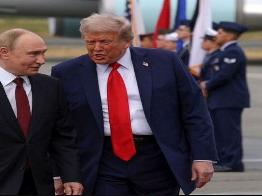 Ψυχρολουσία στους Ευρωπαίους από την θέληση Ν.Τραμπ να τα βρει με την Ρωσία: «Είναι νέα Γιάλτα»