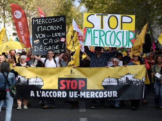 Ξεσηκωμός στην Ευρώπη ενάντια στην αγροτοκτόνα συμφωνία με την ένωση Mercosur της Ν.Αμερικής