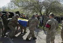 Ρωσικό ΥΠΑΜ: «Η Ουκρανία έχασε σχεδόν 500.000 στρατιώτες το 2025» «Το Κίεβο δεν μπορεί πλέον να αναπληρώσει τα στρατεύματά του μέσω αναγκαστικής κινητοποίησης» δήλωσε η Μόσχα