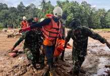 Φονικές πλημμύρες στην Ινδονησία: Τουλάχιστον 631 νεκροί και πάνω από 1 εκατ. οι ξεριζωμένοι