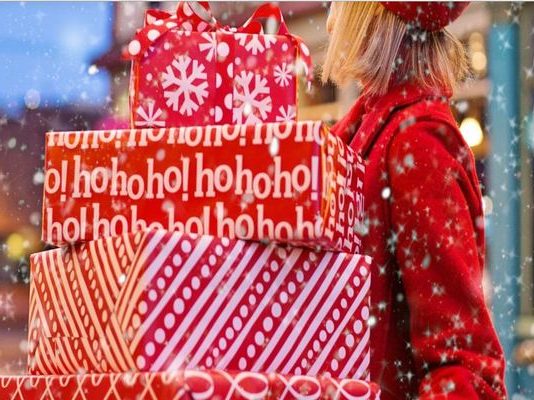 Γαλλία: Πουλάνε χριστουγεννιάτικα δώρα για να ξεπληρώσουν δάνεια και χρέη-Επτά στους δέκα δηλώνουν ότι τα χρήματα αυτά θα χρησιμοποιηθούν για την κάλυψη εξόδων των ημερών