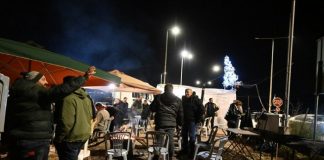 Αγρότες: Προς νέα κλιμάκωση μετά την Πρωτοχρονιά – Γιορτάζουν τα Χριστούγεννα στα μπλόκα, με μουσική και μεζέδες