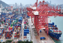 Το εμπορικό πλεόνασμα της Κίνας ξεπέρασε το ρεκόρ του 1 τρισεκατομμυρίου δολαρίων