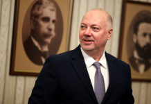 Έπεσε η βουλγαρική κυβέρνηση: H αντίδραση για την είσοδο στον ευρώ και η ακριβή ενέργεια «έριξαν» τον Ρ.Ζελιάσκο