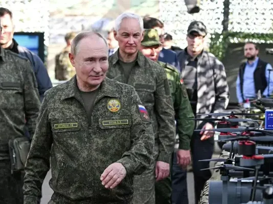 Γκερασίμοφ προς Πούτιν: “Απελευθερώσαμε πλήρως το Κρασνοαρμέισκ (“Ποκρόφσκ”) στο Ντόνμπας και το Βολτσάνσκ στο Χάρκοβο”