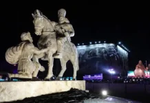 “Θα γονατίσετε ξανά μπροστά στο Ιράν”: Η αντανάκλαση του χθες στο σήμερα: Σαπώρης-Βαλεριανός κι ο 12ήμερος πόλεμος