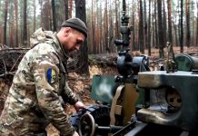 Ντοκουμέντο ενοχής , θα λογοδοτήσει κανείς ; – Η στιγμή που οι Ουκρανοί στρέφουν ελληνικό οβιδοβόλο M101A1 κατά του ρωσικού στρατού (vid)