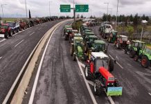 Αγροτικές κινητοποιήσεις: Αποχωρούν μετά από 54 ημέρες τα τρακτέρ από το μπλόκο του Προμαχώνα «Ο αγώνας συνεχίζεται» διαμηνύουν