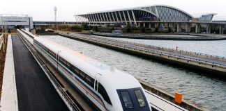 Βίντεο: Τρένο Maglev ξεπερνάει τα 500 χλμ./ώρα και αφήνει άφωνους τους δημοσιογράφους