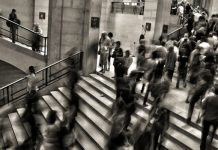 Προς ”εξαφάνιση”η λευκή φυλή παγκοσμίως: Από το 33% του πληθυσμού το 1950 τώρα είναι μόνο 10%!