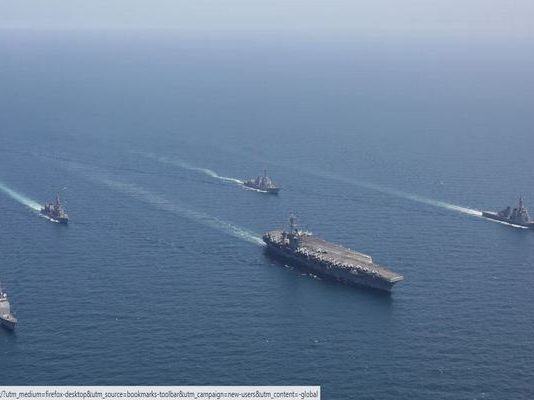 Η αμερικανική αρμάδα έξω από τις ακτές του Ιράν προειδοποιεί την Τεχεράνη-Ανησυχία για τις ναυτικές ασκήσεις του Ιράν