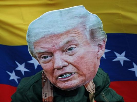 Σε πήλινα πόδια το σχέδιο Τραμπ για τη διακυβέρνηση της Βενεζουέλας –Οι ΗΠΑ σε παγίδα