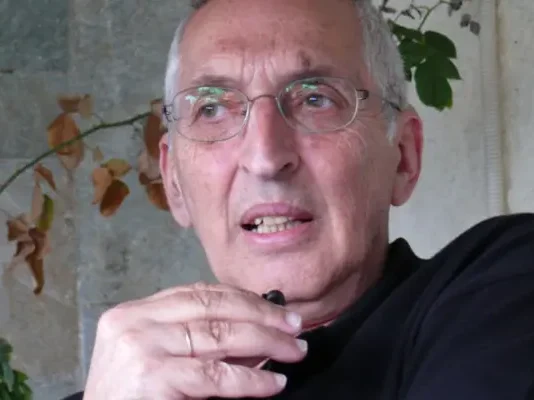 Γιώργος Ρούσης – Έφυγε ένας ανιδιοτελής αγωνιστής-Ένας κομμουνιστής άξιος του χαρακτηρισμού-και πάνω απ’ όλα ένας στοχαστής που μόνο η Κέρκυρα γεννάει