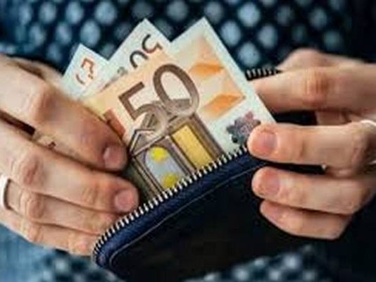 Αποκάλυψη-σοκ: Μειώθηκαν οι μισθοί στον ιδιωτικό τομέα το 2025, σύμφωνα με το Υπουργείο Εργασίας!