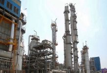 Το Ιράν θα πλήξει τις επόμενες ώρες τις εγκαταστάσεις πετρελαίου σε Σαουδική Αραβία, ΗΑΕ και Κατάρ: «Φύγετε άμεσα»