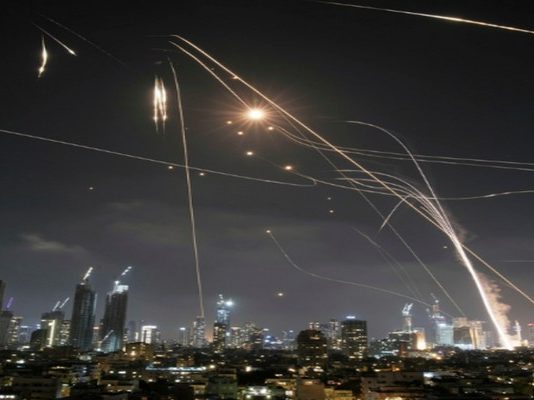 Νύχτα τρόμου για Τελ Αβίβ-Ασκελόν-Κιριάτ Γκατ στο Ισραήλ – Oι ιρανικοί πύραυλοι έπεσαν «βροχή»-Ιρανική απάντηση στο τελεσίγραφο του Ν.Τραμπ(βίντεο)