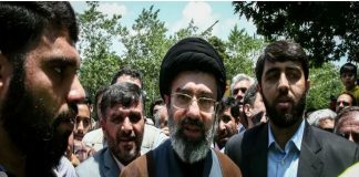 Δημόσια εμφάνιση του Αγιατολάχ Μουτζτάμπα Χαμενεί : «Δεν με σκοτώσατε – Είμαι εδώ»!