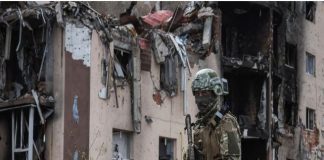 Oι Ρώσοι δημοσιοποίησαν εικόνες από την καταστροφή κτηρίου με μισθοφόρους των Ουκρανών στο Σλαβιάνσκ (βίντεο)