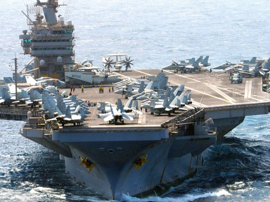 Ασύλληπτο πλήγμα – Το Ιράν χτύπησε με 4 βαλλιστικούς πυραύλους το αεροπλανοφόρο USS Lincoln των ΗΠΑ – «Θα το βουλιάξουμε»