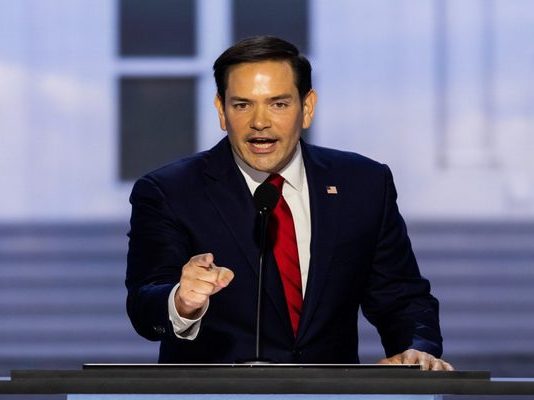 M.Ρούμπιο: «Αν η Ευρώπη δεν μας επιτρέψει να χρησιμοποιήσουμε τις βάσεις που χρηματοδοτούμε θα τις κλείσουμε»