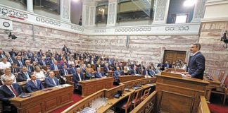 Βράζει με το Μαξίμου η Κοινοβουλευτική Ομάδα της ΝΔ