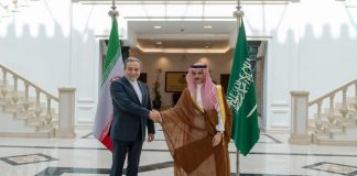 Η πρώτη τηλεφωνική επικοινωνία των ΥΠΕΞ Ιράν και Σαουδικής Αραβίας από την έναρξη του πολέμου Τι συζήτησαν Αμπάς Αραγτσί και πρίγκιπας Φαϊζάλ μπιν Φαρχάν