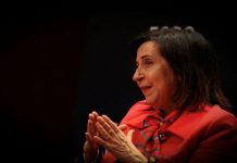 Μαδρίτη κατά Ουάσιγκτον: «Ανούσιος» ο ναυτικός αποκλεισμός των ΗΠΑ στα Στενά του Ορμούζ