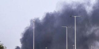 Νέες επιθέσεις των Ιρανών με βαλλιστικούς πυραύλους κατά των ΗΑΕ: Φωτιά κοντά στο αεροδρόμιο του Ντουμπάι