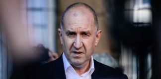 «Θύελλα» Ράντεφ στην Βουλγαρία: Και επίσημα πρωθυπουργός μετά την σαρωτική νίκη του στις εκλογές