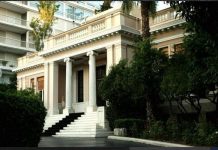 Κουρασμένη, τραυματισμένη, πελαγωμένη: Κυβέρνηση σε κατάσταση έκτακτης ανάγκης, κόμμα σε κρίση