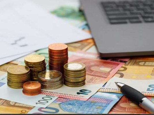 Ξεπέρασαν τα 51,7 δισ. ευρώ τα χρέη στο ΚΕΑΟ / ΕΦΚΑ – Λύση ή παρηγοριά η νέα ρύθμιση των 72 δόσεων;