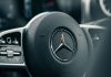 Η Mercedes-Benz κόβει επιδόματα και ζητάει από τους εργαζόμενους να δουλέψουν extra ώρες χωρίς αμοιβή!