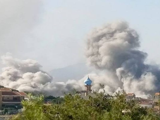 Το Ισραήλ βομβάρδισε ξανά τον Λίβανο παρά την… κατάπαυση του πυρός: Πέντε νεκροί- Οι επιθέσεις έπληξαν περιοχές όπως η Νάμπατιε αλ-Φάουκα και η Αραμπσαλίμ