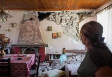 Έντρομοι οι κάτοικοι στην Εύβοια: «65 χρόνια δεν έχω καταλάβει τέτοιο σεισμό» – Εικόνες καταστροφής στη Δαφνούσσα