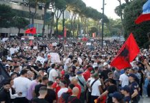 Μεγάλη νίκη για Βορειοηπειρώτες και Αλβανούς: «Παγώνουν» τα έργα του κολοσσιαίου project Κούσνερ στην Σβέρνιτσα