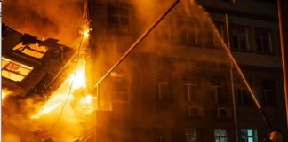 Σφοδρή ρωσική επίθεση με δεκάδες Geran-2 & Geran-3 στην Οδησσό – Χτυπήθηκε το λιμάνι (βίντεο)