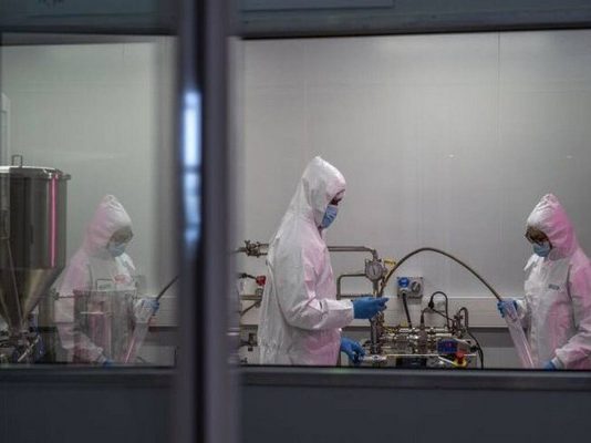 «Βόμβα» από Τούλσι Γκάμπαρντ: «Οι ΗΠΑ χρηματοδότησαν βιολογικά εργαστήρια στην Ουκρανία με Πανώλη και Κορωνοϊούς»!