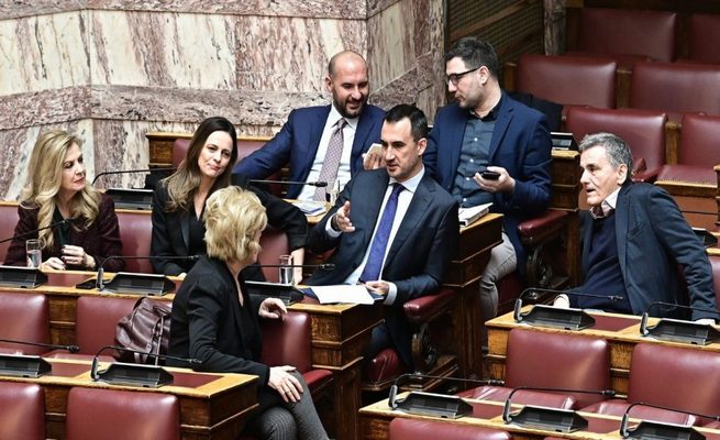 Εξευτελισμός της Αριστεράς-Αποχώρησαν επτά μνημονιακοί ”γυρολόγοι” βουλευτές από τη λεγόμενη ”Νέα Αριστερά”-Εκλιπαρούν καρέκλες στο ”συνονθύλευμα΄΄ Τσίπρα
