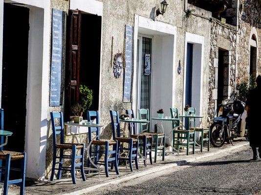 Μαξίμου: Γιατί το «χωριό» γυρίζει την πλάτη στη Νέα Δημοκρατία