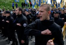 Ουκρανοί «καρφώνονται» μόνοι τους – Δείτε βίντεο που χαιρετούν ναζιστικά και το περηφανεύονται!
